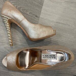 Badgley Mischka Vixen Pumps Gold Size 6
